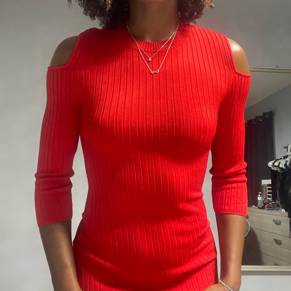 Red cold shoulder dress #redhot #coldshoulder